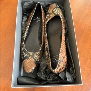 Aquatalia Women's Marcella Snake Leather Ballet Flats Made in Italy with box